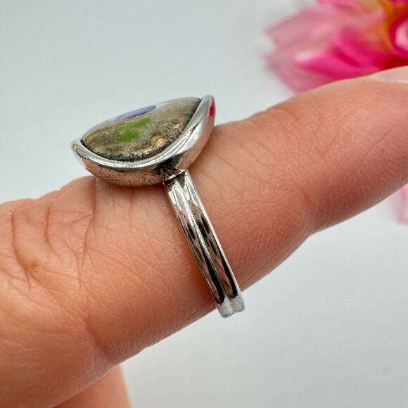 Vintage Sarah Coventry Guilloche Purple Flower Adjustable Ring Floral Romantic - Picture 6 of 9